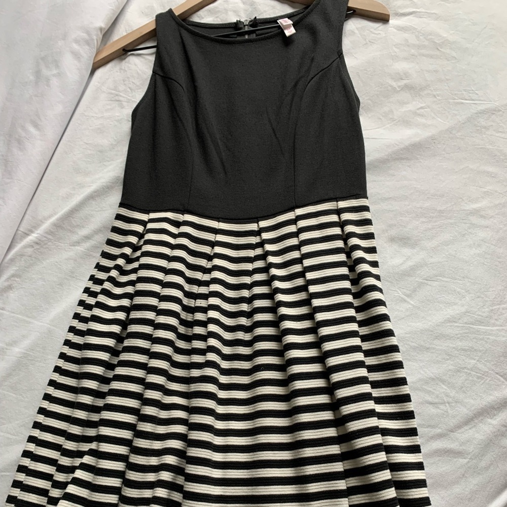 Cute black dress